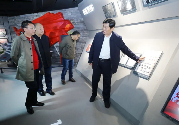 省企业管理开云体育 开云官网现代化创新成果审委会评委专家赴徐矿开展咨询指导(图1)